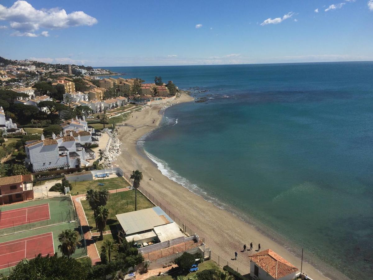 Mansion Alhamar - 2 Bedroom, Frontline Beach, Mountain Views, Full Size Pool, Tennis Courts, Close To Shops, On-Site Bar & Chiringuito Sitio de Calahonda Exterior foto