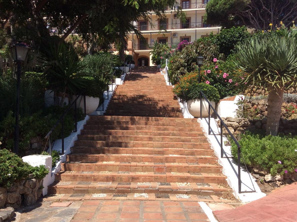 Mansion Alhamar - 2 Bedroom, Frontline Beach, Mountain Views, Full Size Pool, Tennis Courts, Close To Shops, On-Site Bar & Chiringuito Sitio de Calahonda Exterior foto